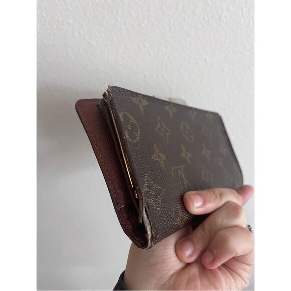 Louis Vuitton Viennois Kisslock Wallet - Picture 4 of 14
